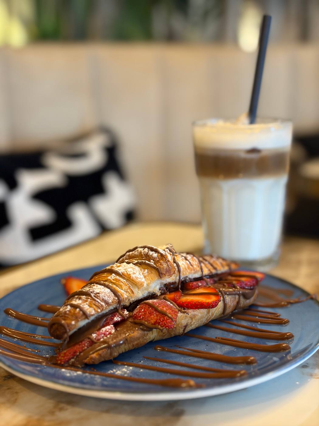Croissant Nutella e Morangos